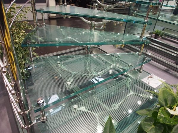CROSSLINK Glass treads